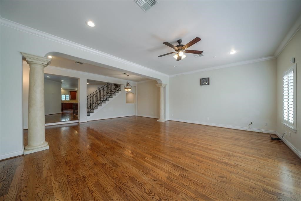 4218 Drake Street, Unit B Houston, TX 77005 - Photo 3 of 32
