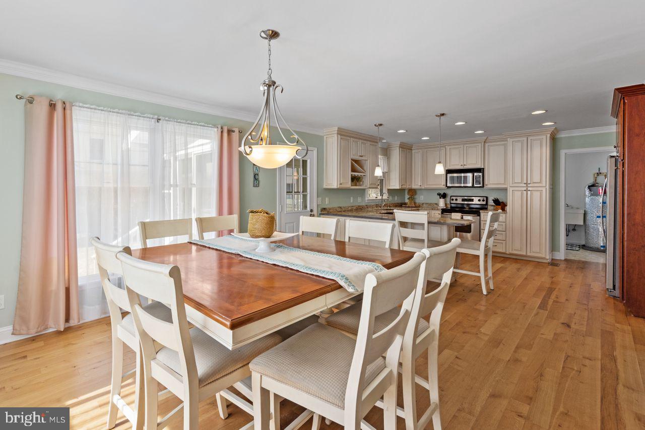 13807 Fiesta Road Ocean City, MD 21842 - Photo 10 of 26 Dining area