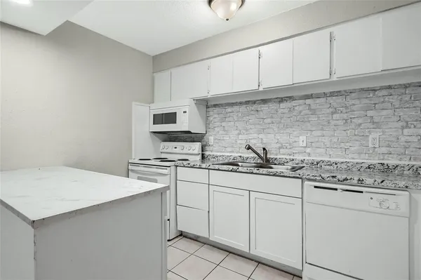 $675 | 816 South Crockett Street, Unit 3, Sherman, TX 75090