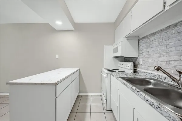 $675 | 816 South Crockett Street, Unit 3, Sherman, TX 75090