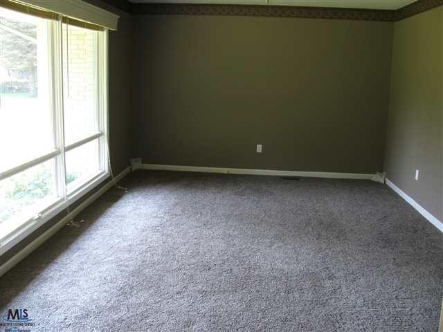 3116 Lake George Road Oakland, MI 48363 - Photo 18 of 30 31107984-17.JPG