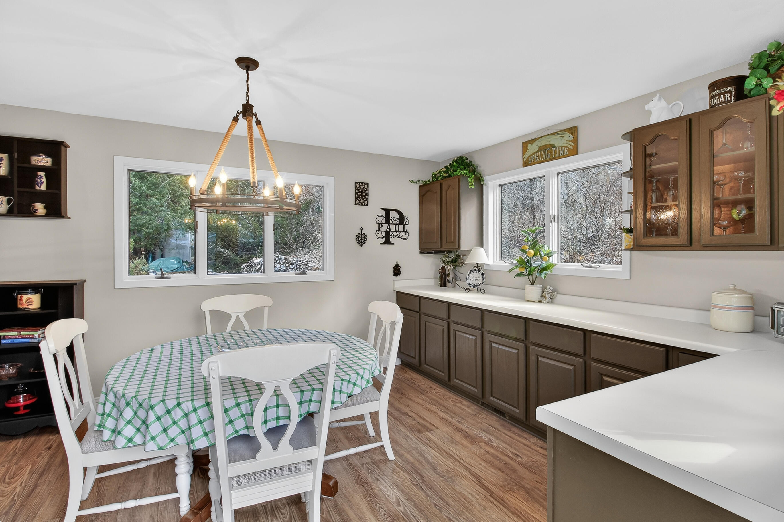 N7024 Oakwood Road Richmond, WI 53190 - Photo 23 of 54 Dining / Kitchen