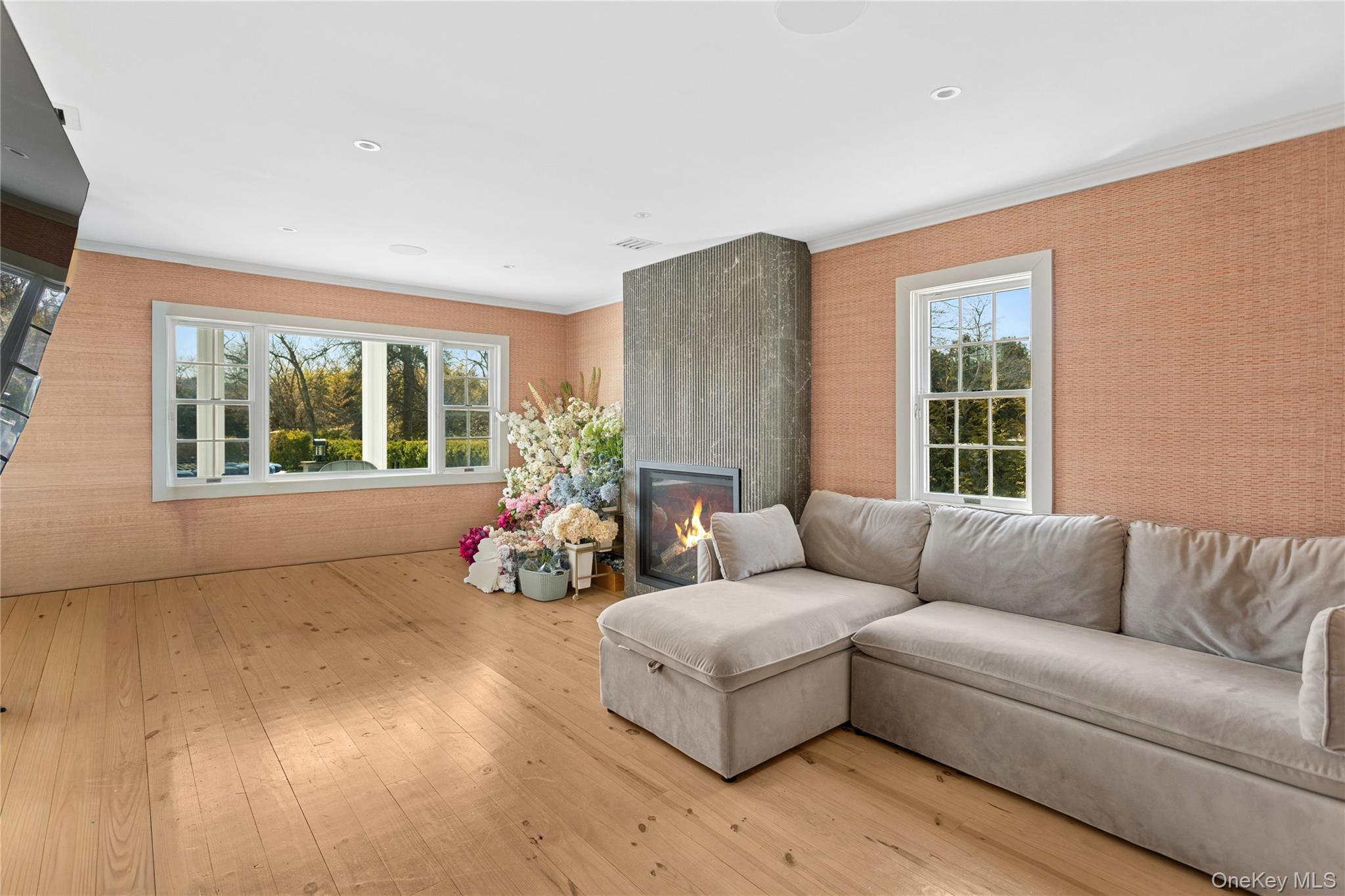 315 Hewlett Neck Road Woodmere, NY 11598 - Photo 11 of 33