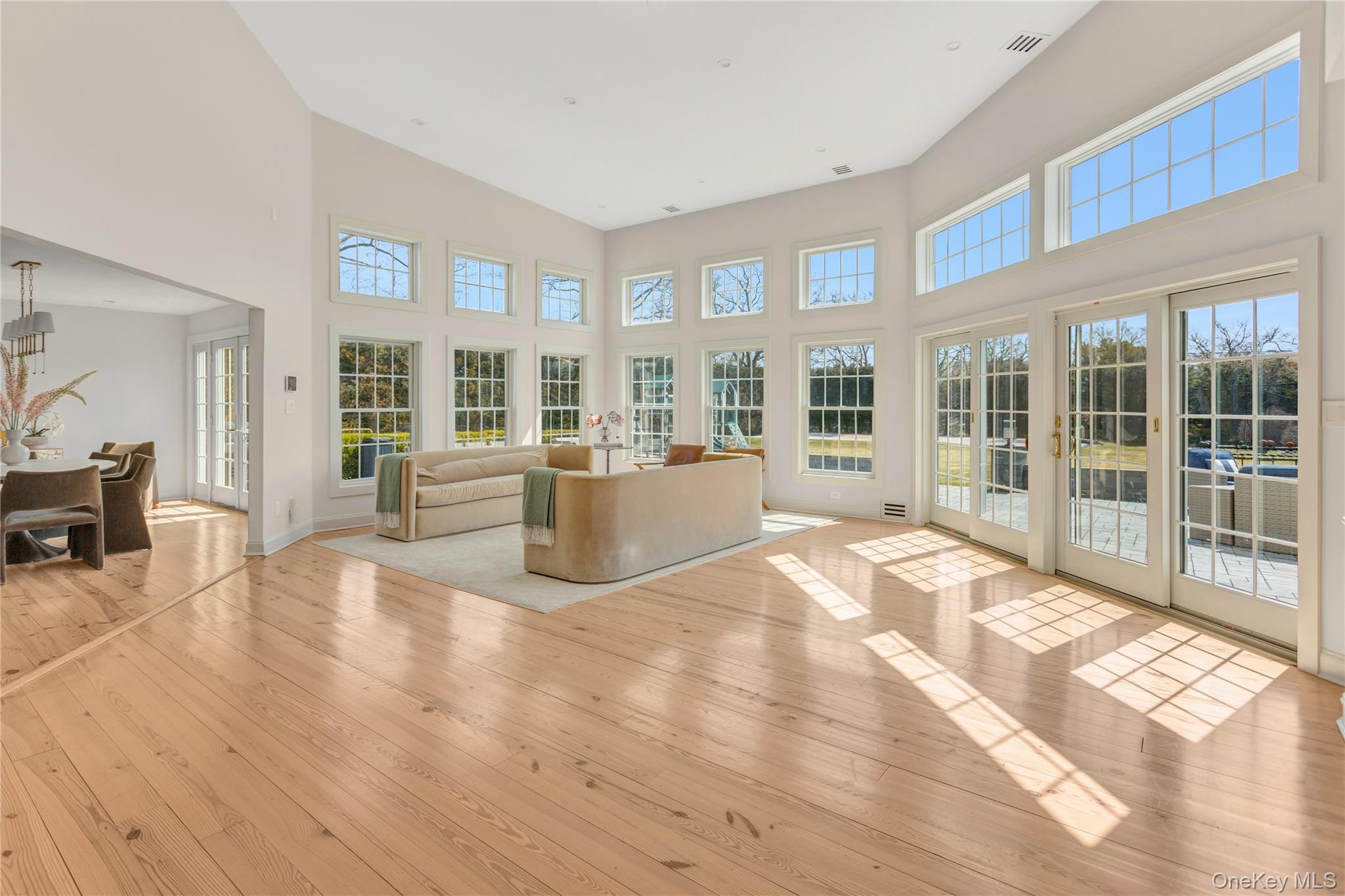 315 Hewlett Neck Road Woodmere, NY 11598 - Photo 5 of 33