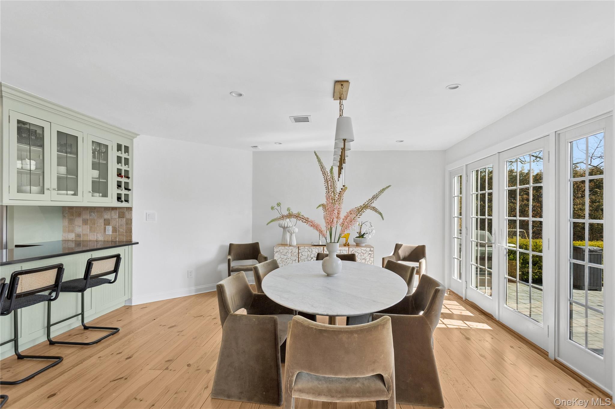 315 Hewlett Neck Road Woodmere, NY 11598 - Photo 7 of 33