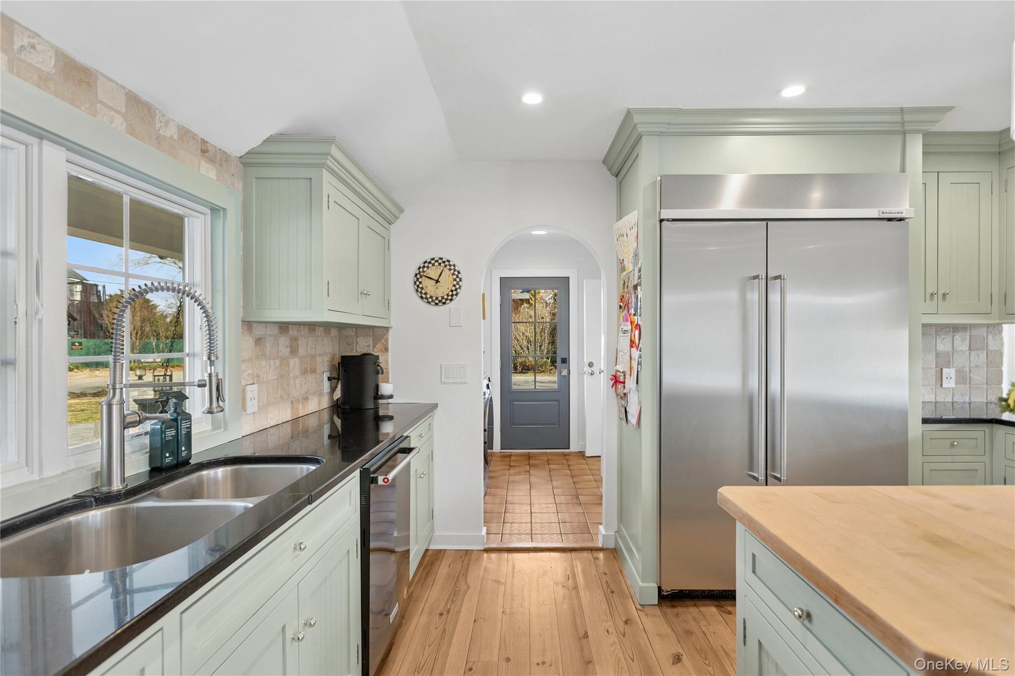 315 Hewlett Neck Road Woodmere, NY 11598 - Photo 10 of 33