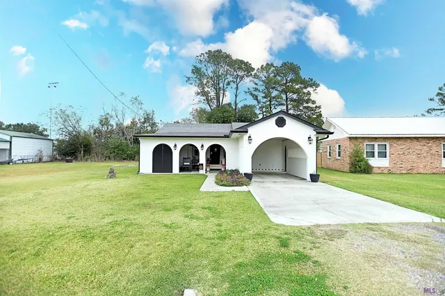 $215,000 | 119 Napoleon Avenue, Napoleonville, LA 70390