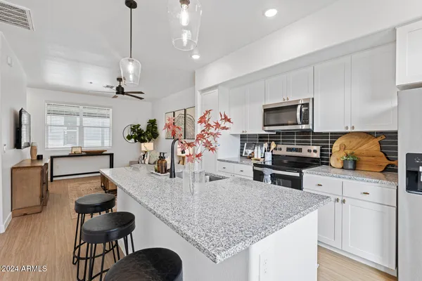 $1,759 | 35155 North Thompson Road, Unit 1, San Tan Valley, AZ 85144