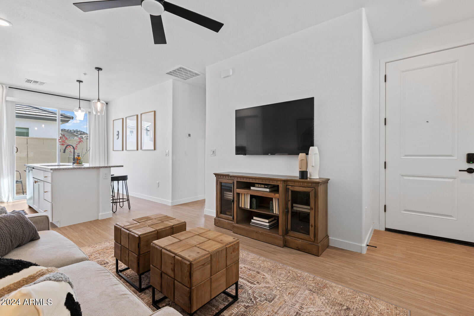 35155 North Thompson Road, Unit 1 San Tan Valley, AZ 85144 - Photo 5 of 31 Living Room