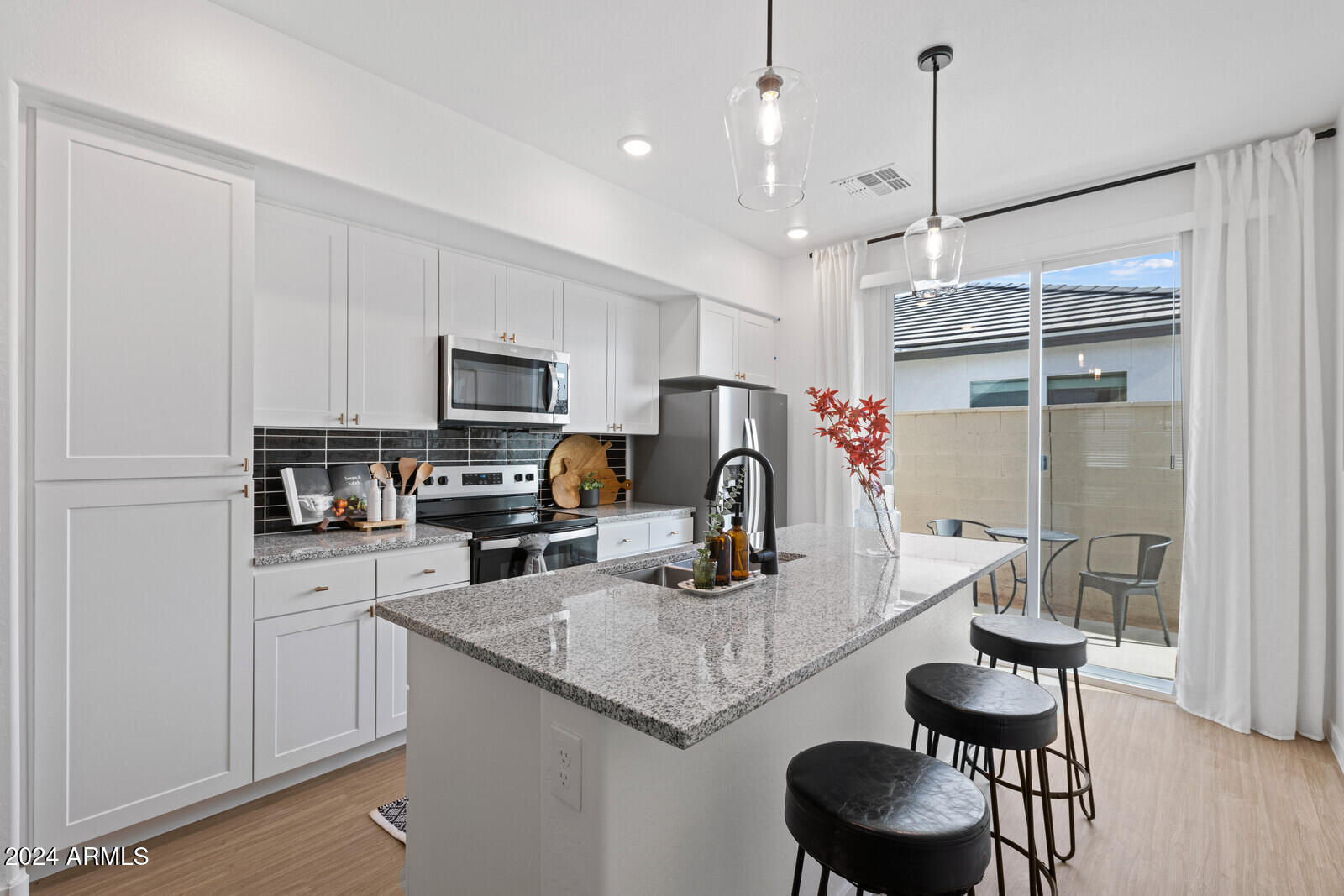 35155 North Thompson Road, Unit 1 San Tan Valley, AZ 85144 - Photo 8 of 31 Kitchen