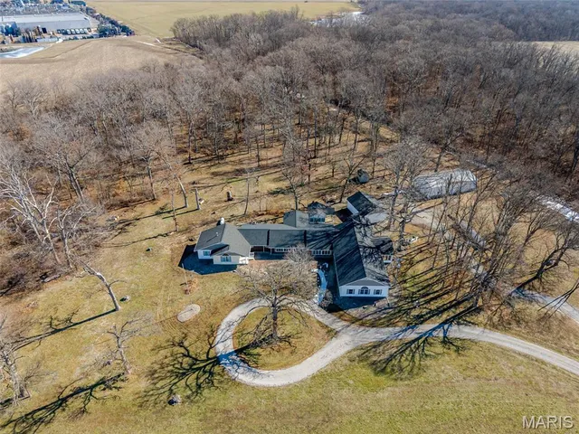 $799,000 | 10102 Highway 127, Nashville, IL 62263