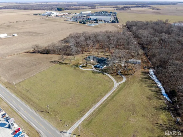 $799,000 | 10102 Highway 127, Nashville, IL 62263