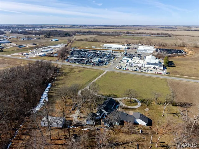 $799,000 | 10102 Highway 127, Nashville, IL 62263