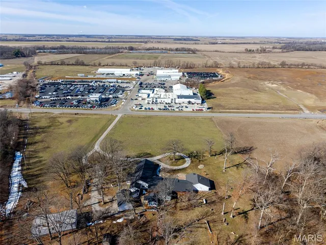 $799,000 | 10102 Highway 127, Nashville, IL 62263