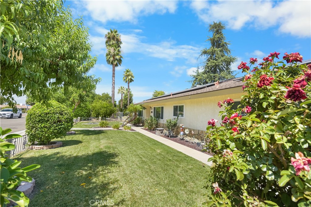 3260 Vista Way Hemet, CA 92544 - Photo 3 of 43