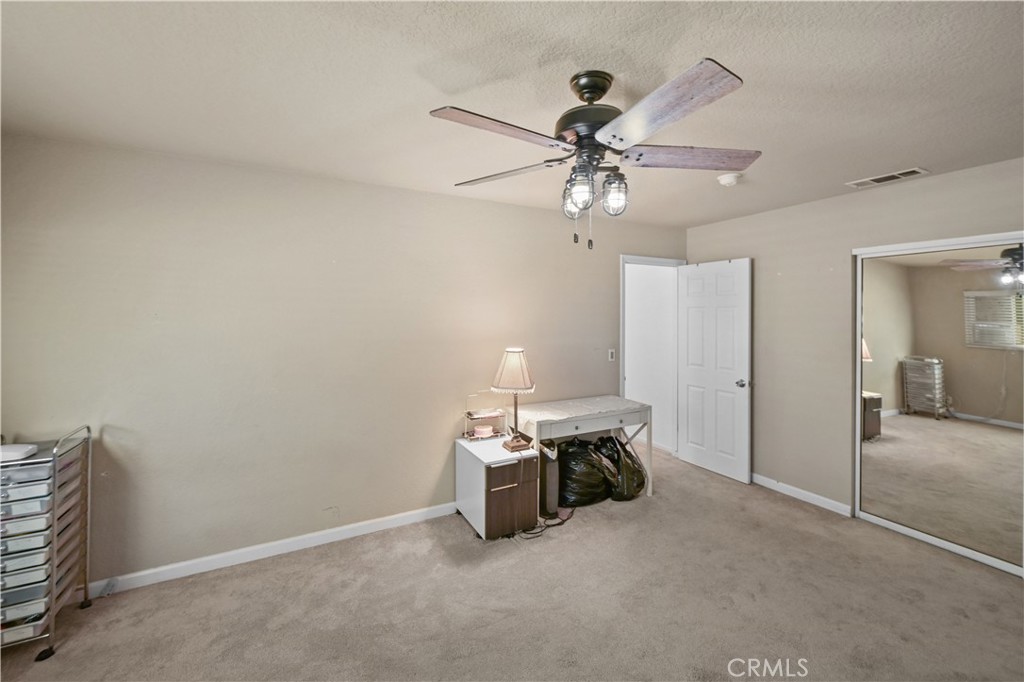 3260 Vista Way Hemet, CA 92544 - Photo 40 of 43