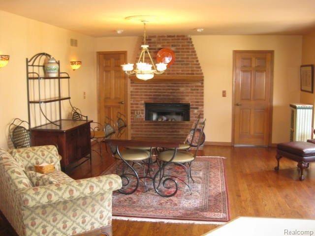 35310 Curtis Road Livonia, MI 48152 - Photo 2 of 11 Family Room