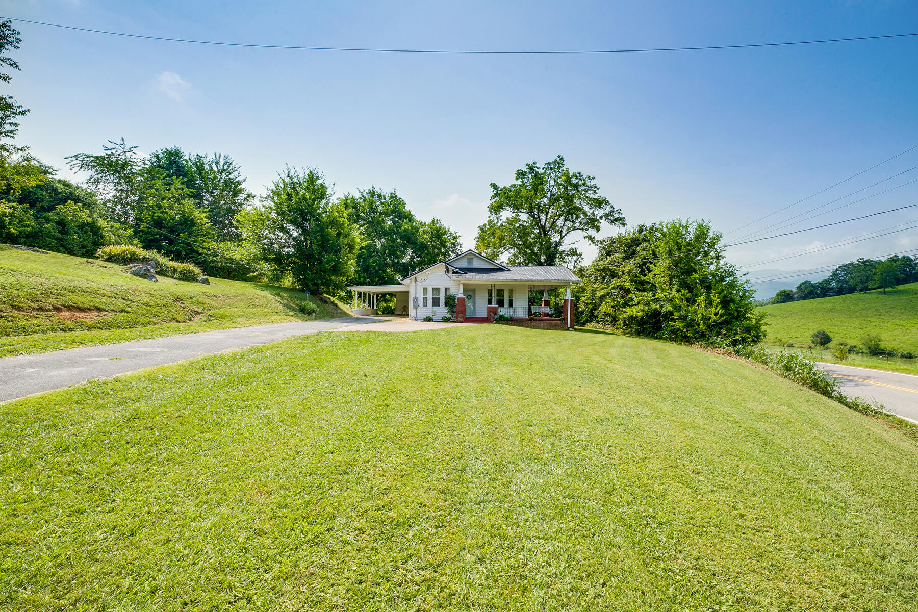 1717 Bailey Bridge Road Limestone, TN 37681 - Photo 2 of 37 002