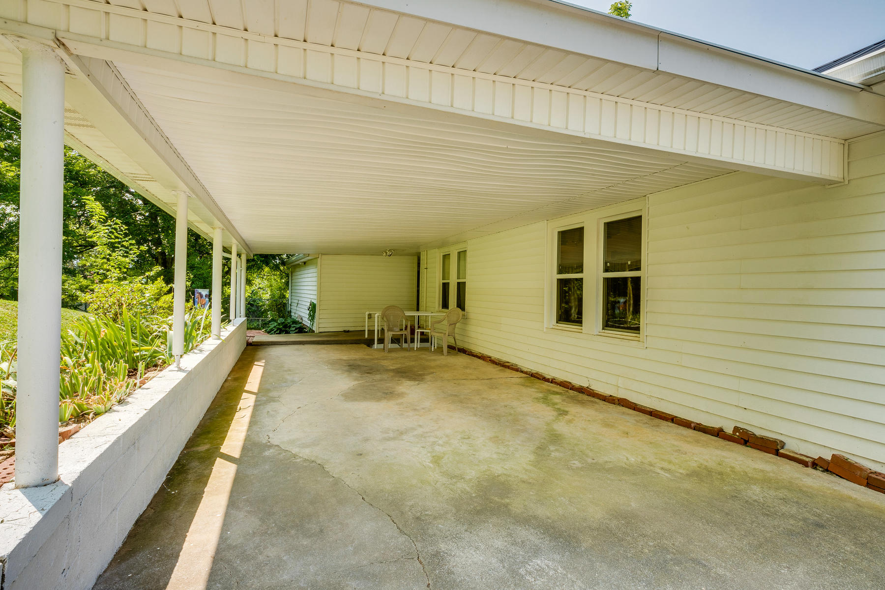 1717 Bailey Bridge Road Limestone, TN 37681 - Photo 4 of 37 004