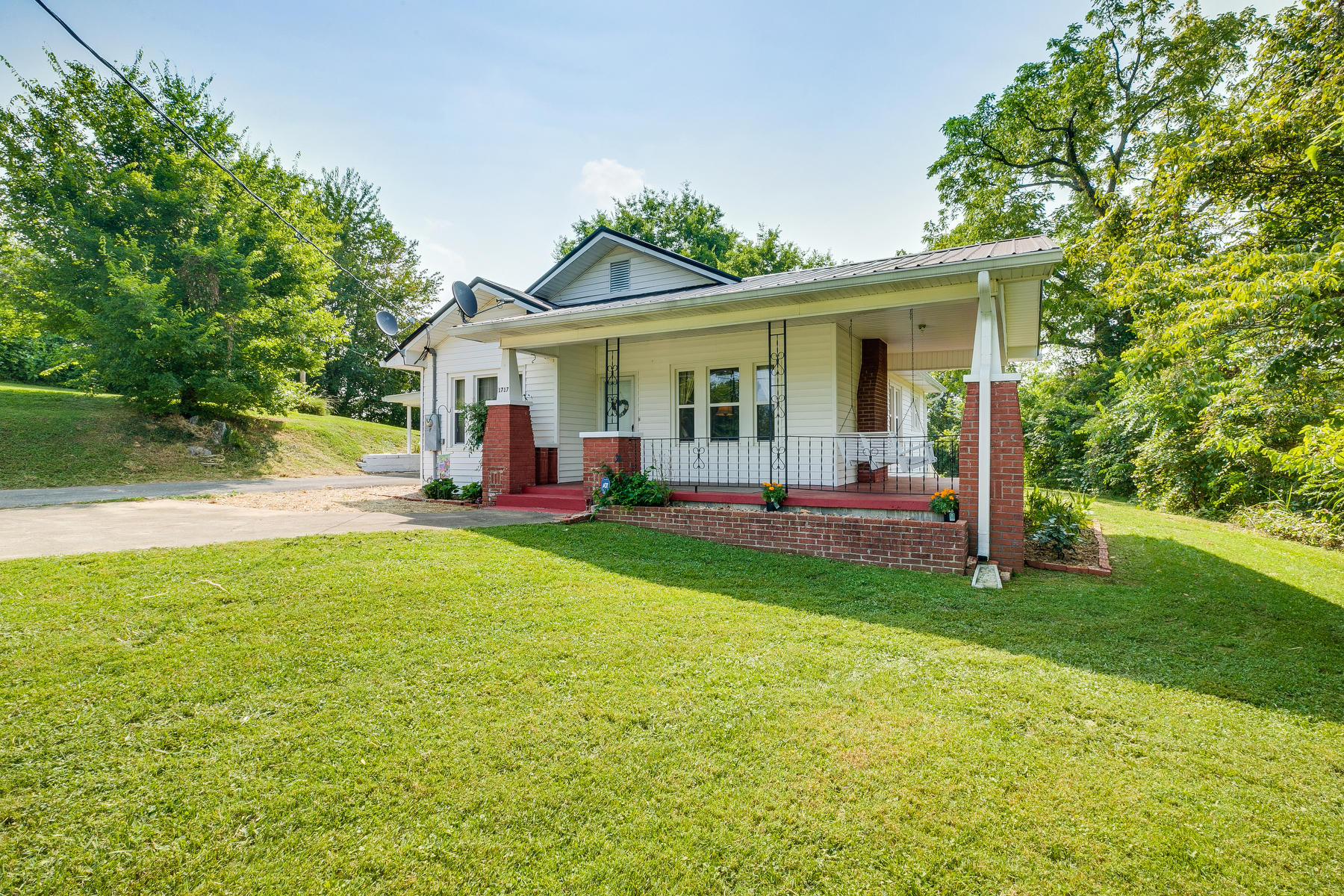 1717 Bailey Bridge Road Limestone, TN 37681 - Photo 5 of 37 005