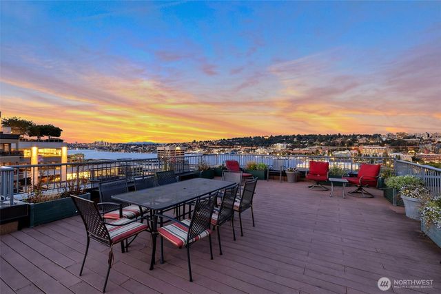 $465,000 | 900 Aurora Avenue North, Unit 204, Seattle, WA 98109