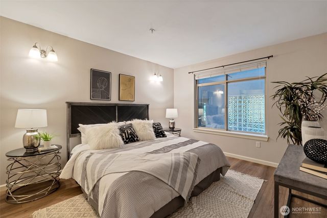 $465,000 | 900 Aurora Avenue North, Unit 204, Seattle, WA 98109