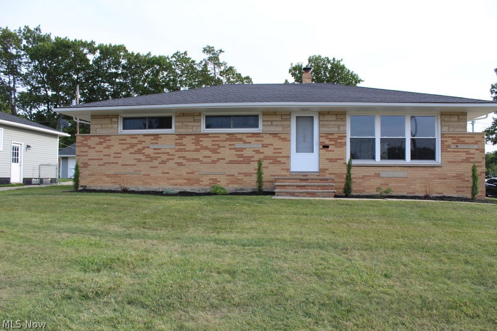 9595 Reichert Road Parma, OH 44130 - Photo 2 of 22