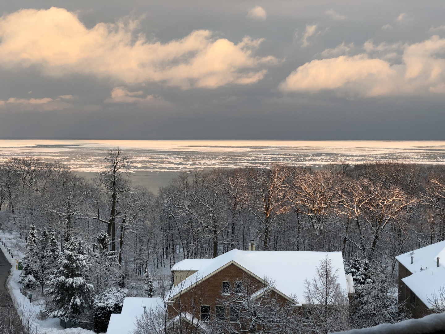3535 Patten Road, Unit 6E Highland Park, IL 60035 - Photo 13 of 47 a view of a terrace