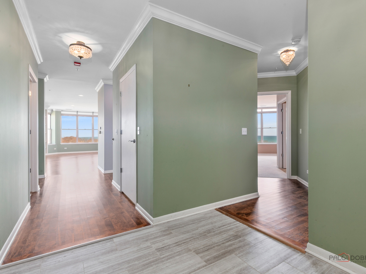 3535 Patten Road, Unit 6E Highland Park, IL 60035 - Photo 16 of 47 a view of a hallway with wooden floor