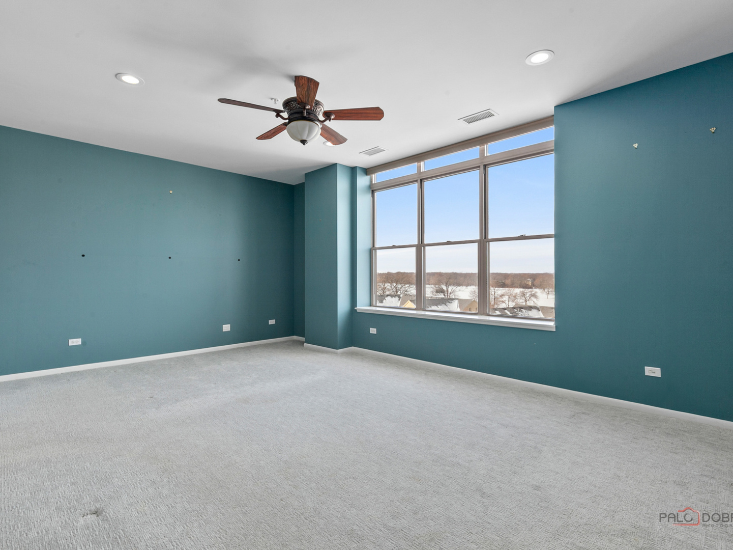 3535 Patten Road, Unit 6E Highland Park, IL 60035 - Photo 31 of 47 a view of an empty room with a window
