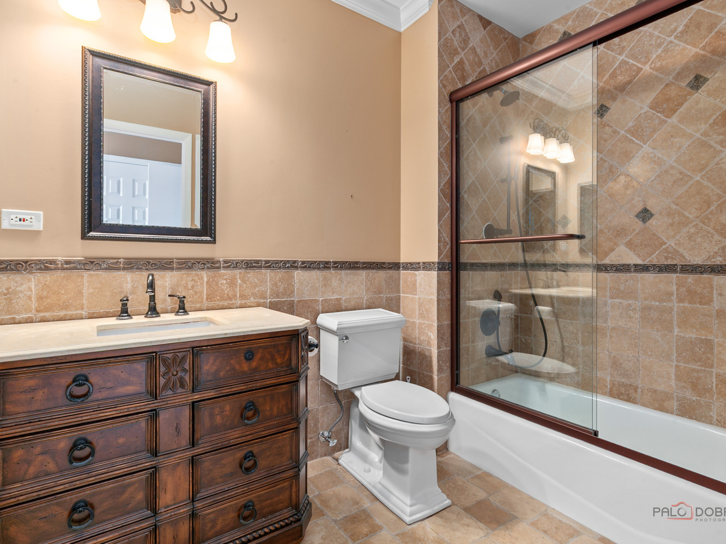 3535 Patten Road, Unit 6E Highland Park, IL 60035 - Photo 38 of 47 a bathroom with a toilet sink and mirror
