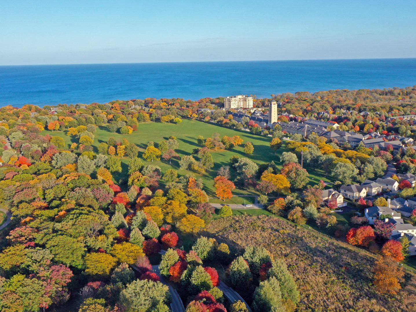 3535 Patten Road, Unit 6E Highland Park, IL 60035 - Photo 4 of 47 a view of an ocean