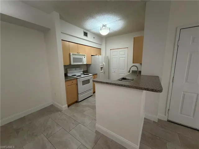 $1,450 | 1210 Reserve Way, Unit 9107, Naples, FL 34105