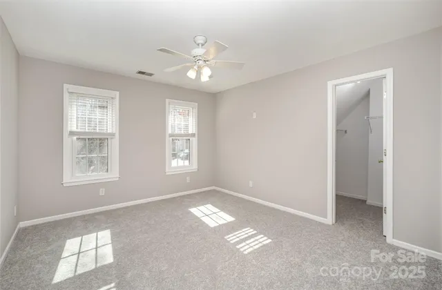 a view of empty room with window