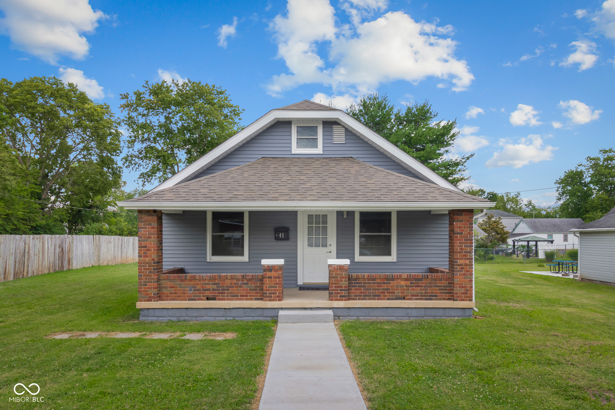 41 North Mapleton Street Columbus, IN 47201 - Photo 2 of 36 Gallery Image 2