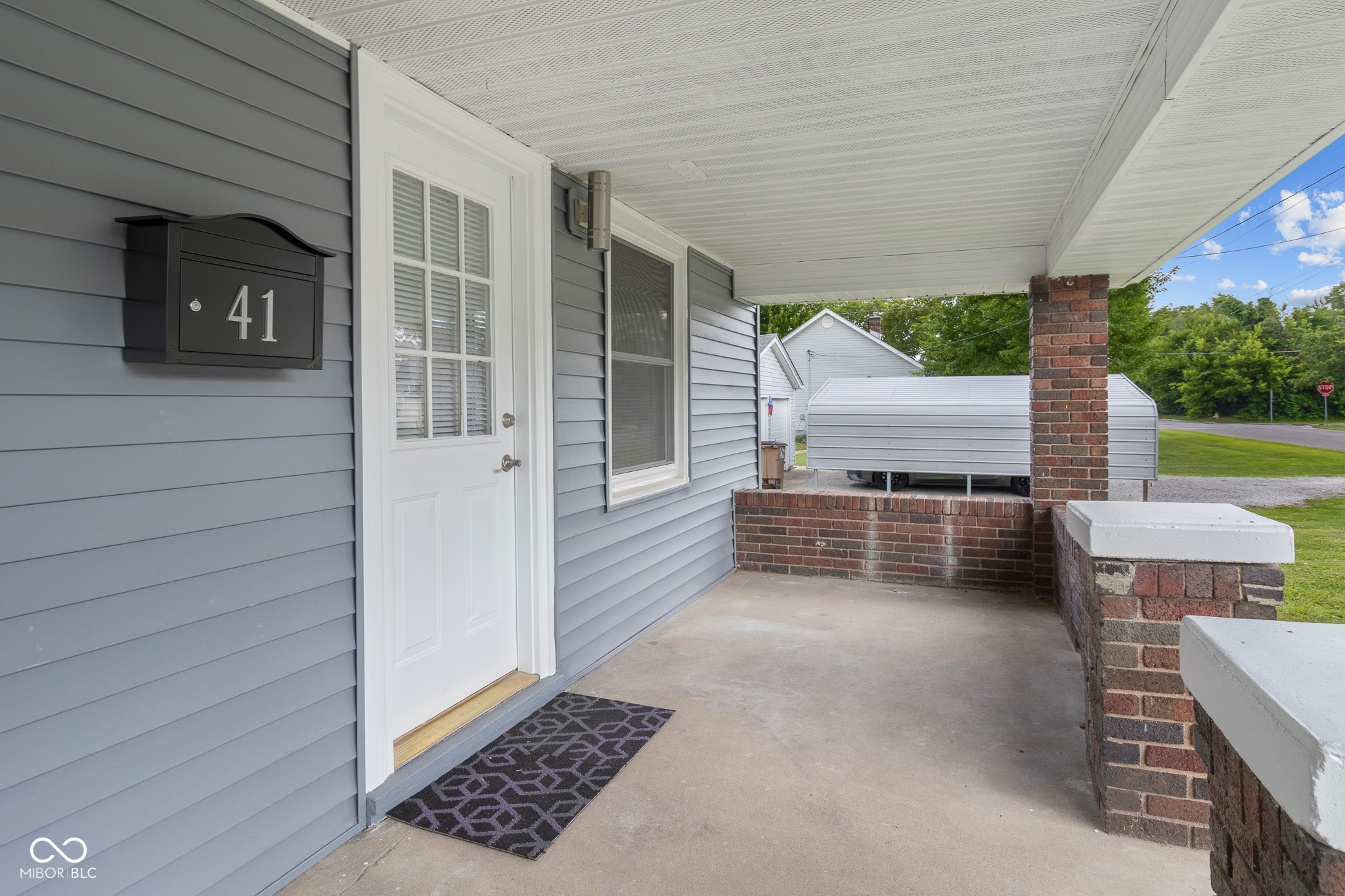 41 North Mapleton Street Columbus, IN 47201 - Photo 3 of 36 Gallery Image 3