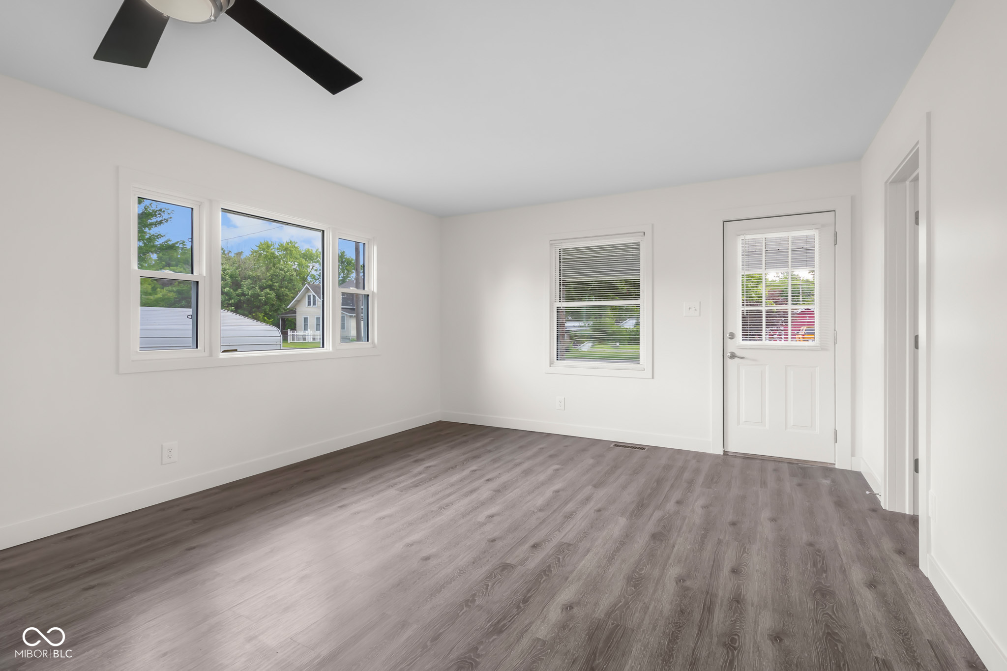 41 North Mapleton Street Columbus, IN 47201 - Photo 5 of 36 Gallery Image 5