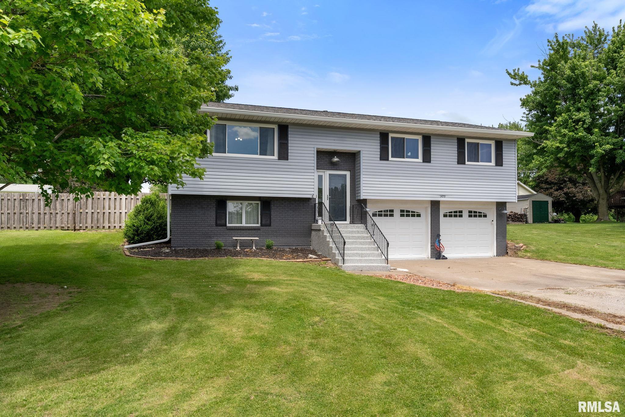 1409 10th Avenue Viola, IL 61486 - Photo 1 of 24