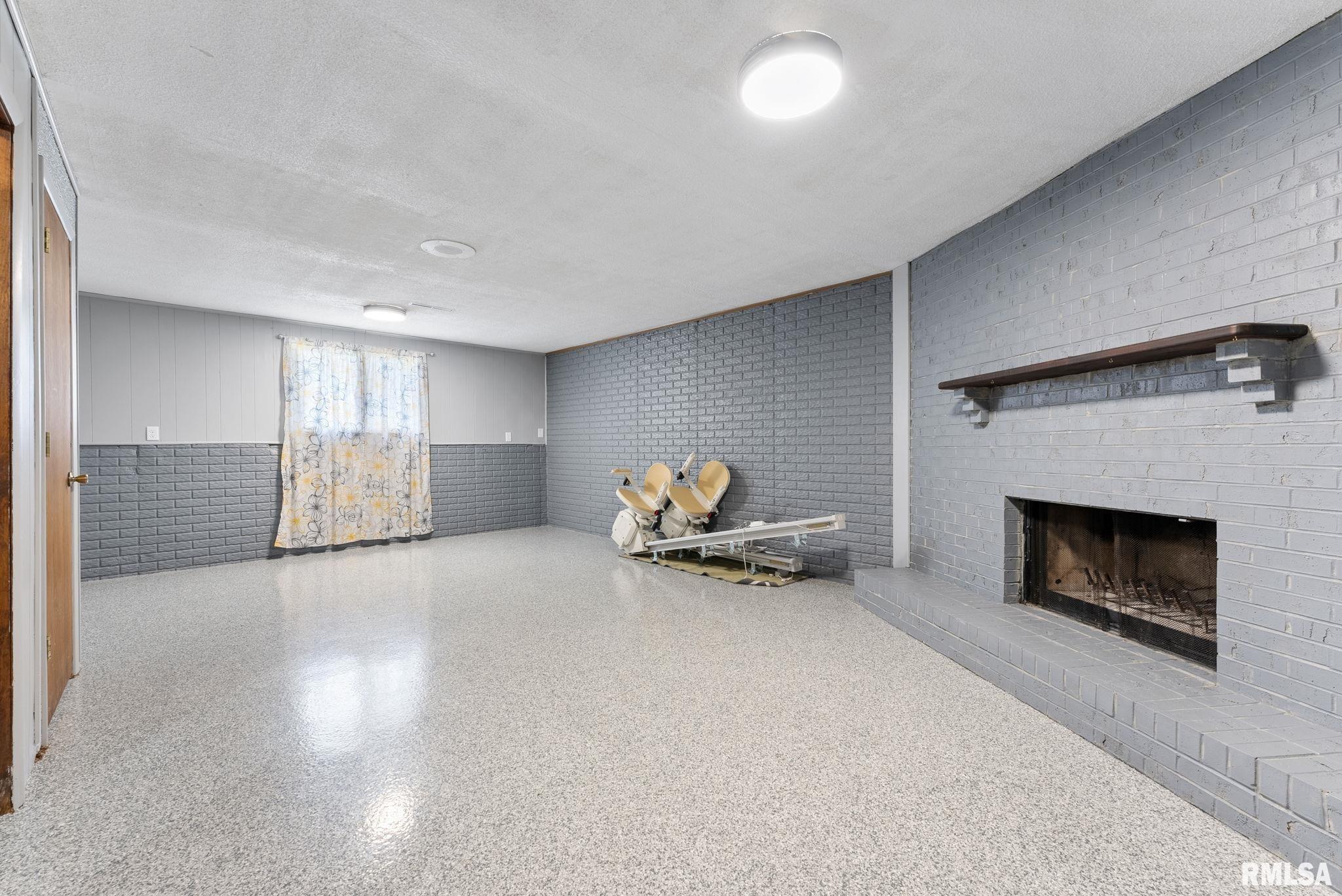 1409 10th Avenue Viola, IL 61486 - Photo 16 of 24