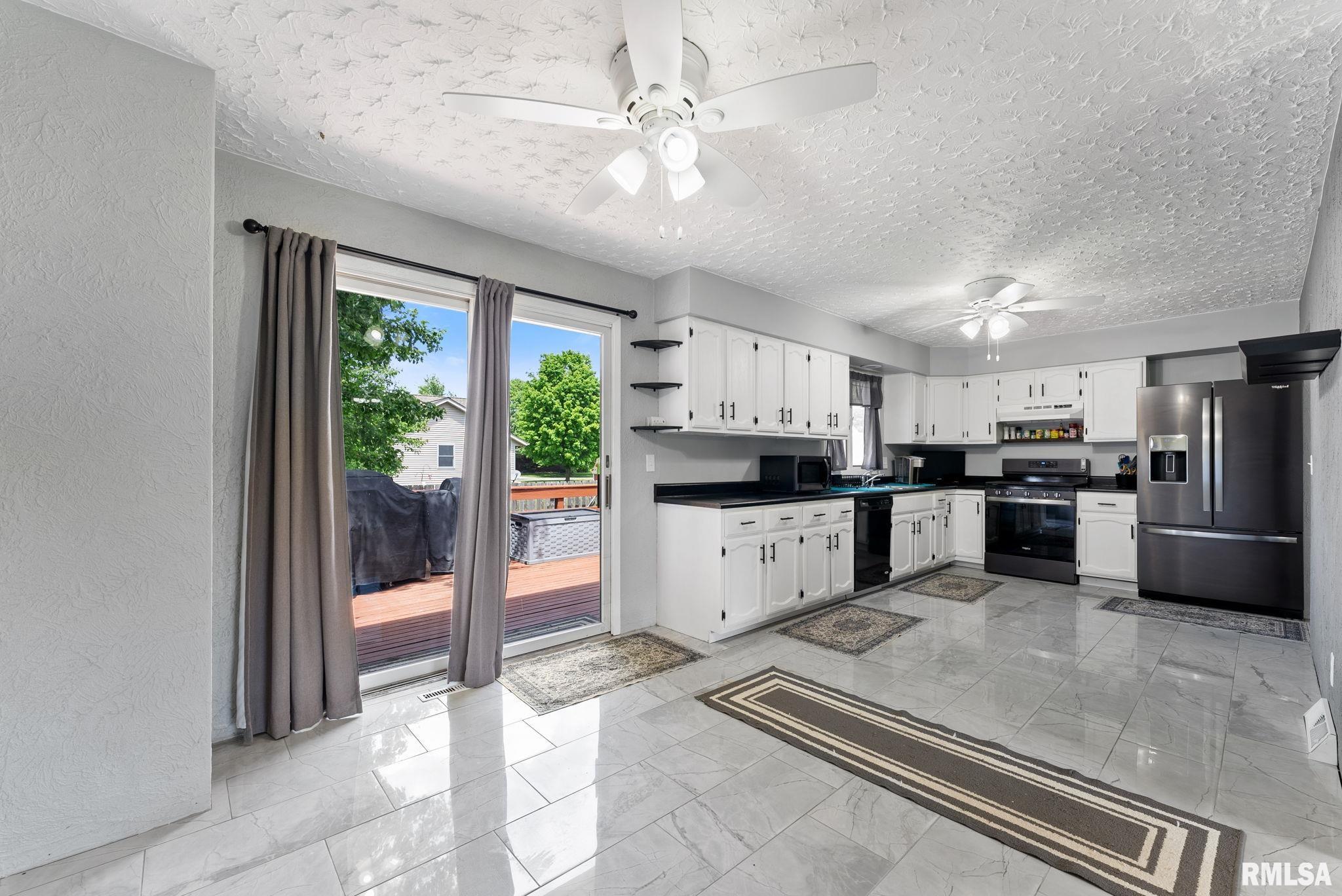 1409 10th Avenue Viola, IL 61486 - Photo 5 of 24