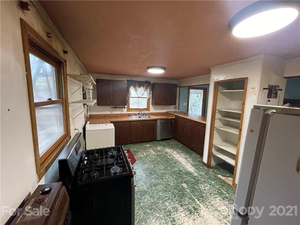 889 Bull Walker Road Old Fort, NC 28762 - Photo 7 of 24 Gallery Image 7