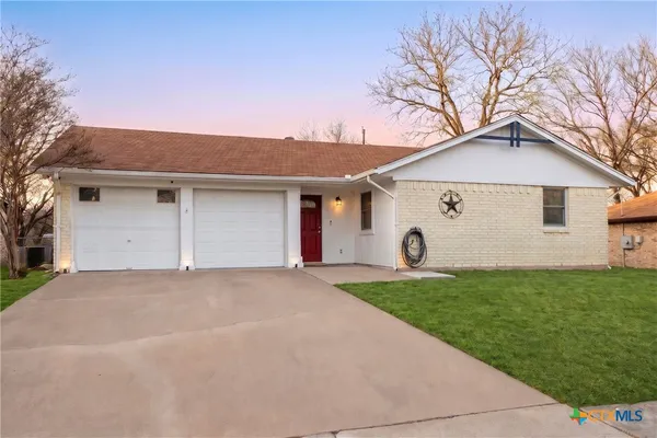 $1,400 | 211 East Hogan Drive, Copperas Cove, TX 76522