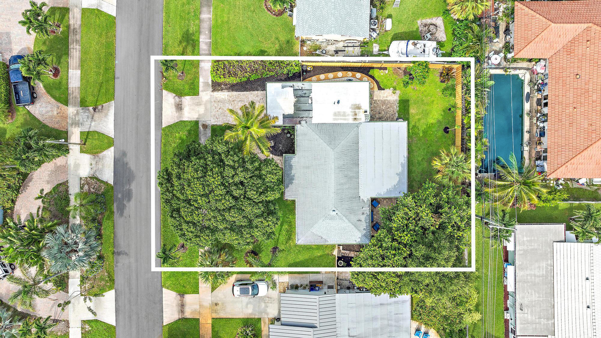 517 Gulf Road North Palm Beach, FL 33408 - Photo 38 of 59 a view of outdoor space and yard