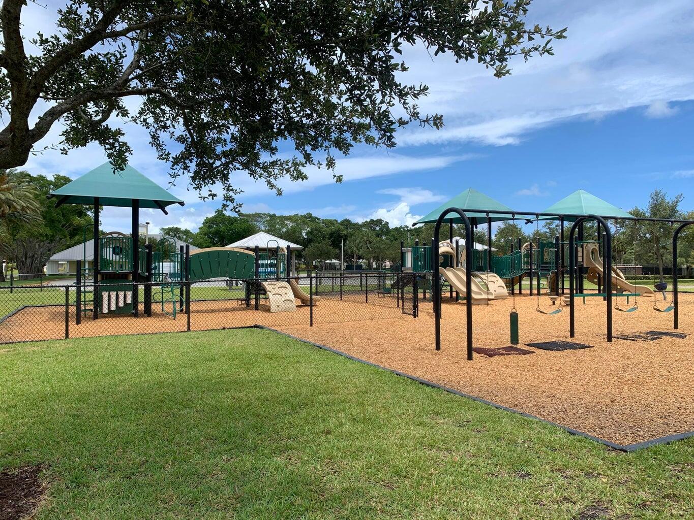 517 Gulf Road North Palm Beach, FL 33408 - Photo 47 of 59 a view of outdoor space with seating