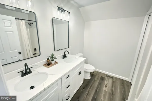 $429,900 | 530 Silver Maple Court, Mount Wolf, PA 17347