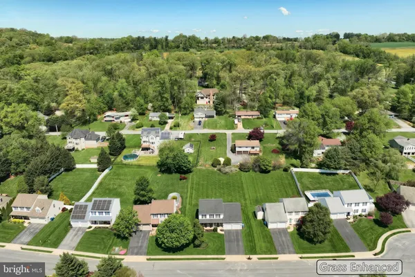 $429,900 | 530 Silver Maple Court, Mount Wolf, PA 17347
