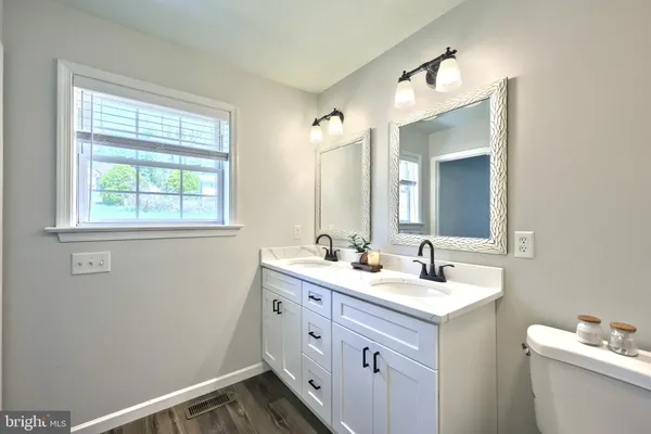 $429,900 | 530 Silver Maple Court, Mount Wolf, PA 17347