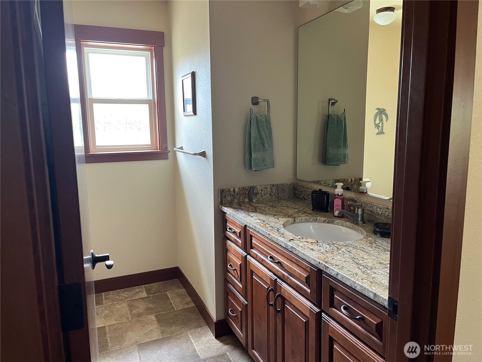2901 South Bay Road Northeast Olympia, WA 98506 - Photo 18 of 40