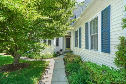 $1,295,000 | 2 Heirloom Court, Rye Brook, NY 10573