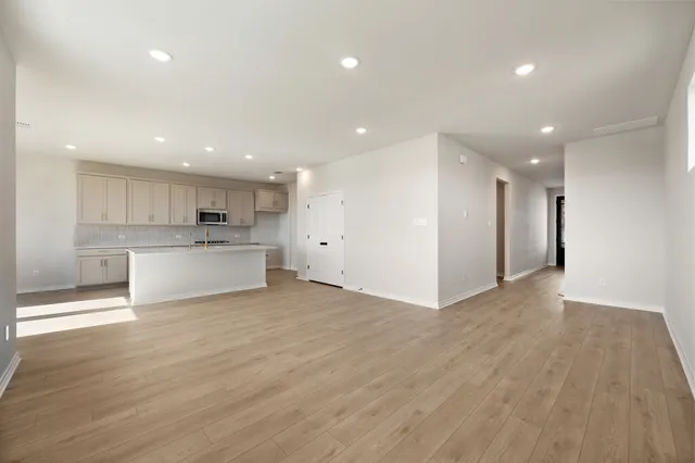 $414,865 | 124 Clover Bend, Liberty Hill, TX 78642